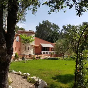 https://mas-dazur.fr-provencehotel.com