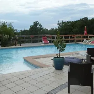 https://la-bastide-des-cades.fr-provencehotel.com